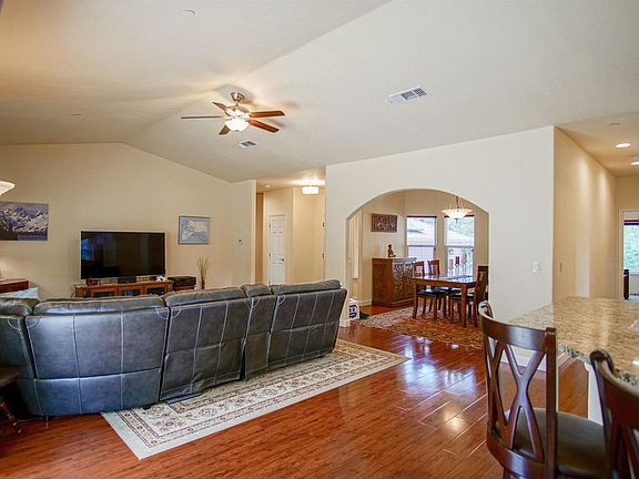 5th image of 10915 Darlene Ct