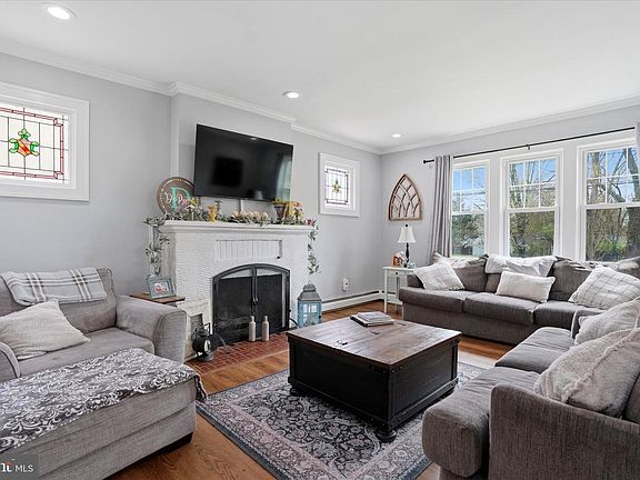 3rd image of 60 Abernethy Dr