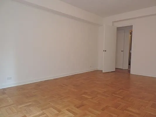 Rented by essential NEW YORK Real Estate | media 15