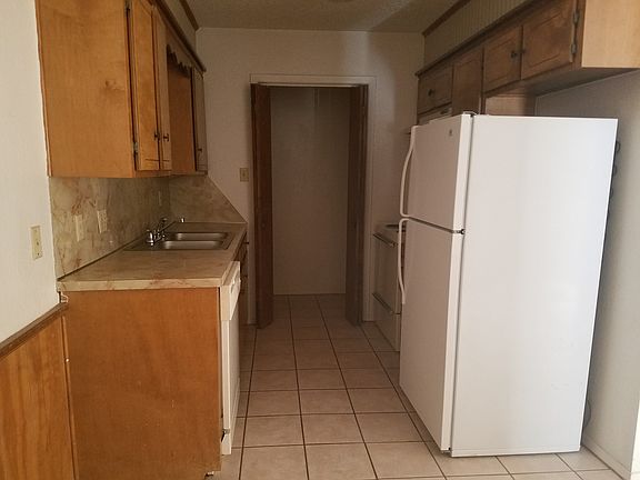 5th image of 558 Scotland Ct