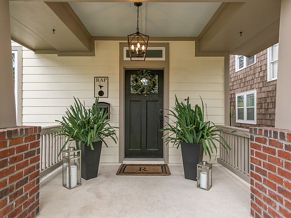 4th image of 2825 Green St