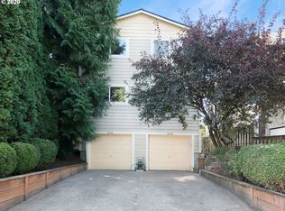 2038 NE Couch St, Portland, OR 97232