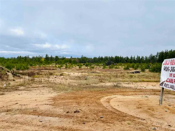 Off #M35, Gwinn, MI 49841