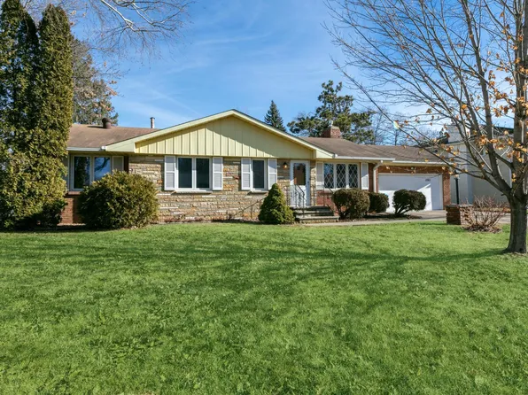 1261 Highview Dr, New Brighton, MN 55112