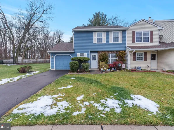 12 Covington Ct, Bordentown, NJ 08505
