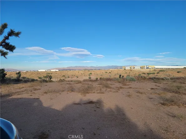 8675 Fremontia Rd, Hesperia, CA 92344