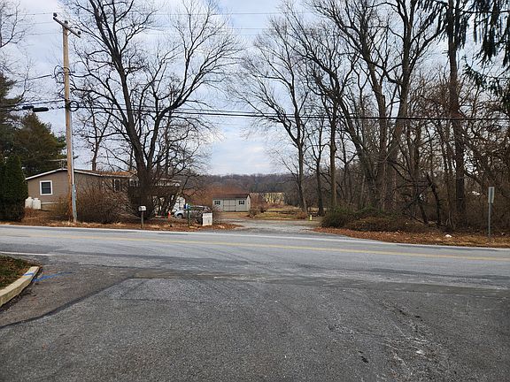 3rd image of 418A McFarlan Rd