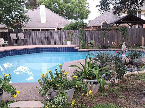 5th image of 2102 Mikasa Ct