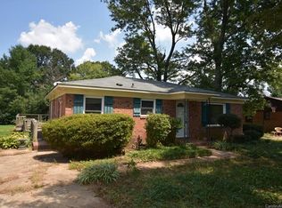 107 Greentree Dr, Mount Holly, NC 28120