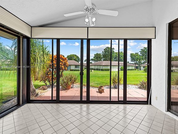 2nd image of 4920 Boxwood Cir