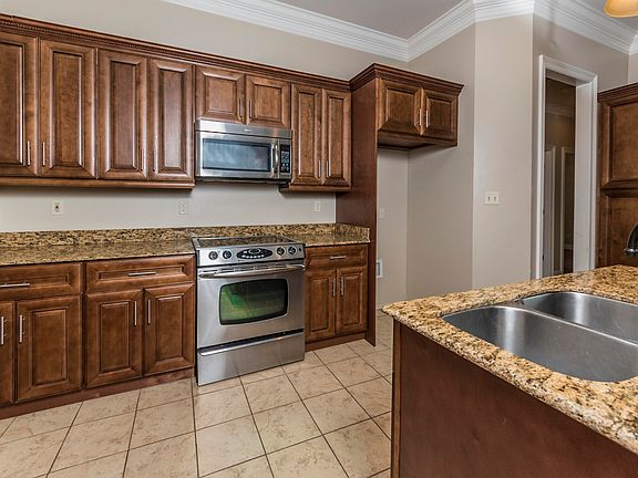 4th image of 216 Crenshaw Dr