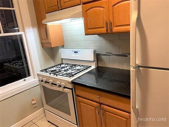 3rd image of 1700 Broadway #303
