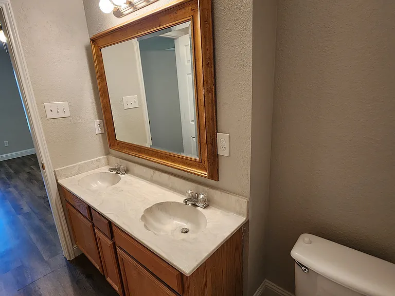 607 Hollyberry Dr — Photo 23