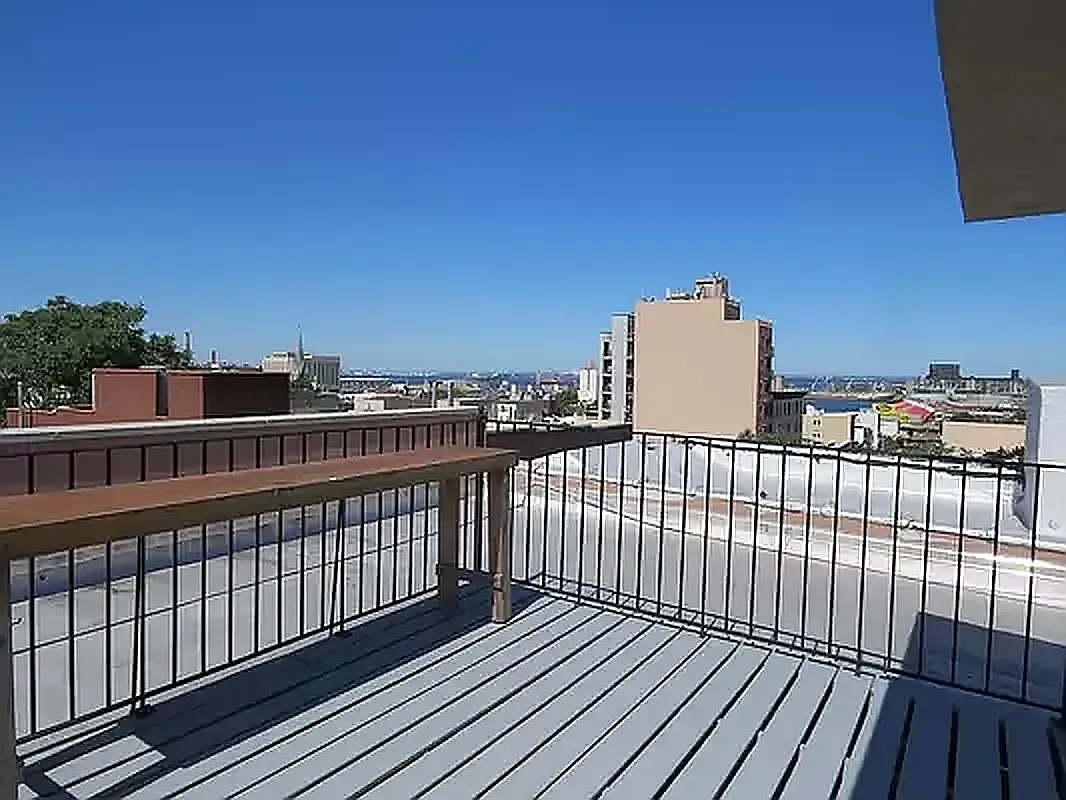 209 21st Street — Photo 1