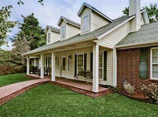 26 Pivot Rock Rd, Eureka Springs, AR 72632