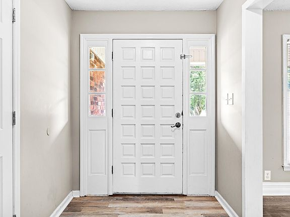 4th image of 640 Jones Ln