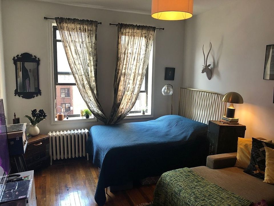 1st image of 370 W 58th St #4F