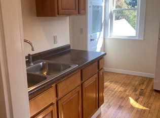 13 Vernon St, Greenfield, MA 01301