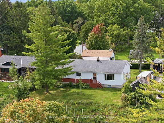 2nd image of 27 Louisa St W