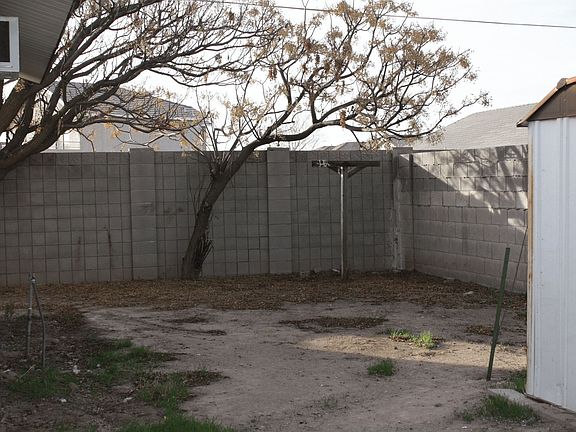 3rd image of 6848 W Glendale Ave