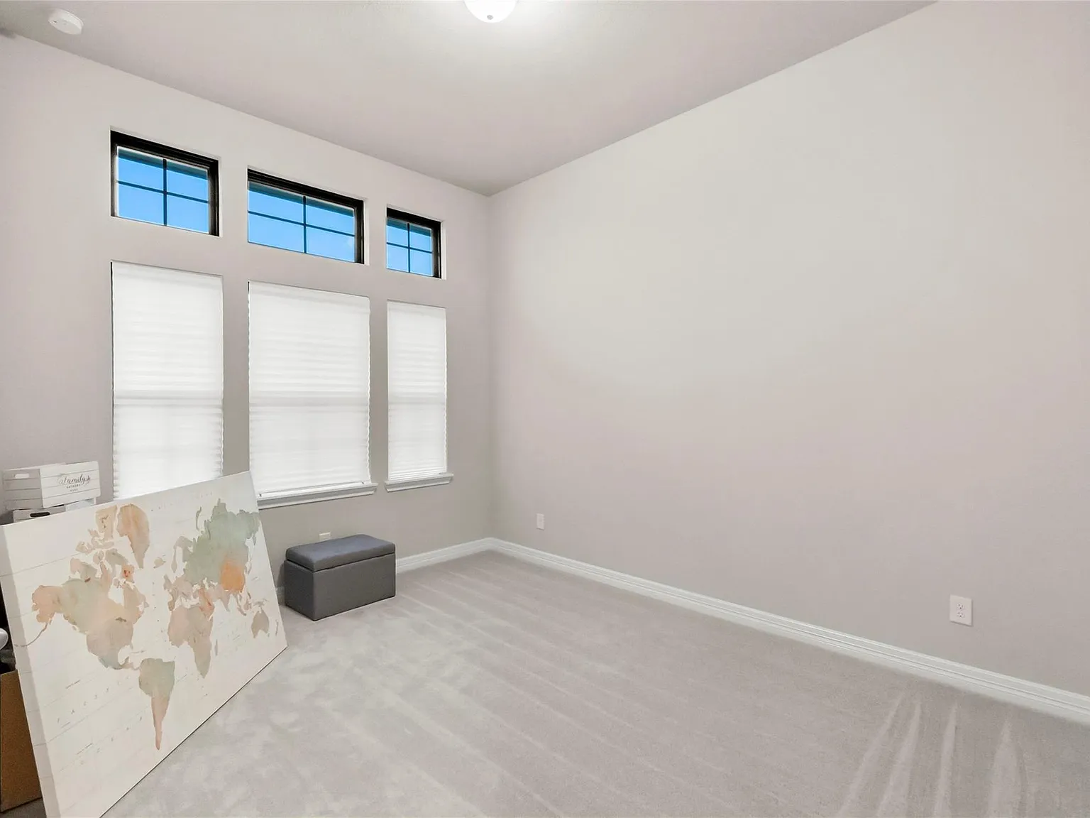 3 bed, 2.5 bath, 2098 sqft, $2,400 — Photo 3
