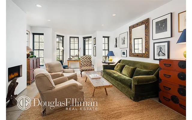 Rented by Douglas Elliman | media 17