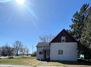2207 Thomas St, Marinette, WI 54143