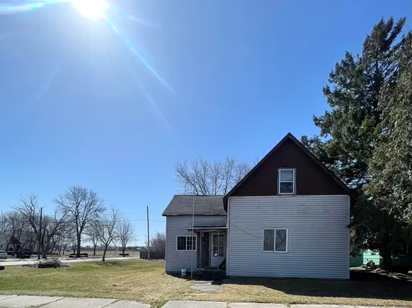 2207 Thomas St, Marinette, WI 54143