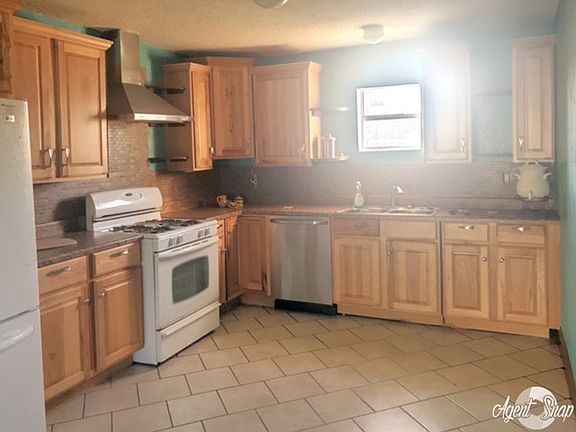 4th image of 2409 W 12th St