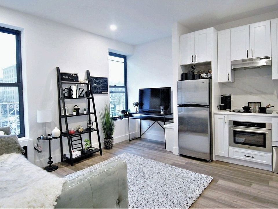 1st image of 2785 Broadway #22