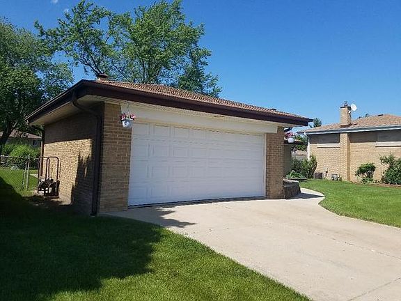 2nd image of 631 Mary Jane Ln