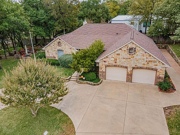 3rd image of 4001 Laramie Dr