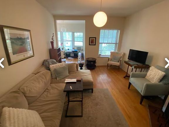 3rd image of 4035 N Greenview Ave #1S