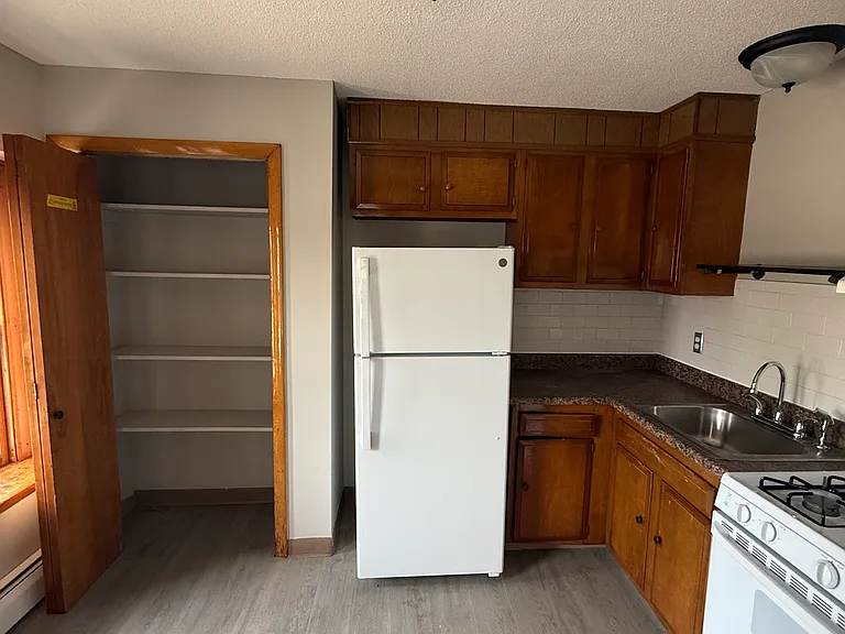 17 Brown St #2R — Photo 6