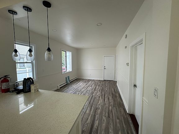 3rd image of 322 Ohio St Floor 1