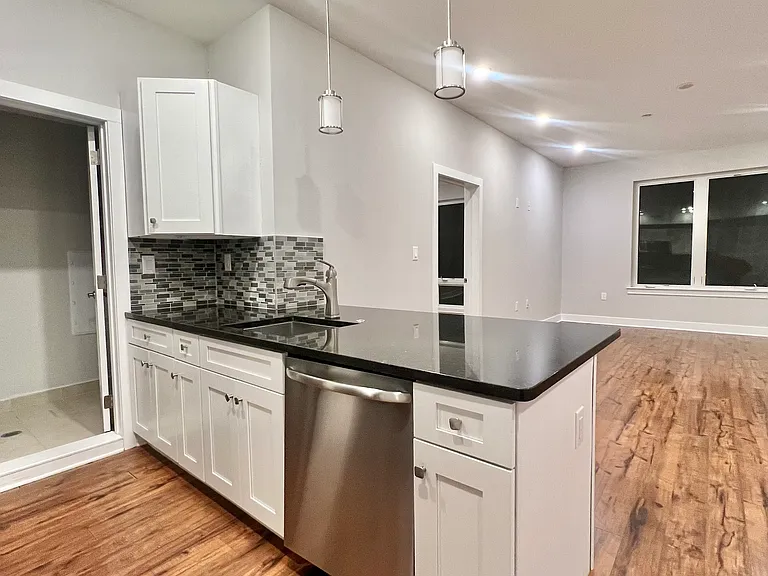 330 Cambridge St #2 — Photo 5