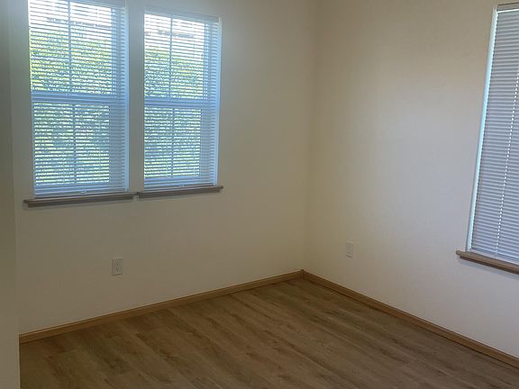 5th image of 551 NW 3rd St #1
