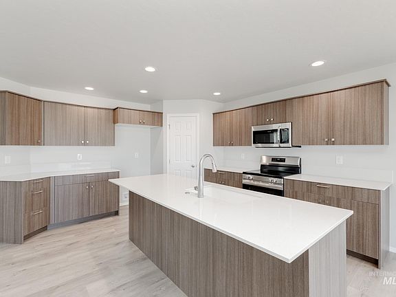 4th image of 5001 Blue Silver St