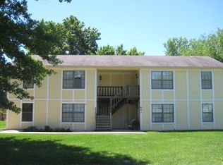 601 S Lakehurst Dr APT B, Olathe, KS 66061