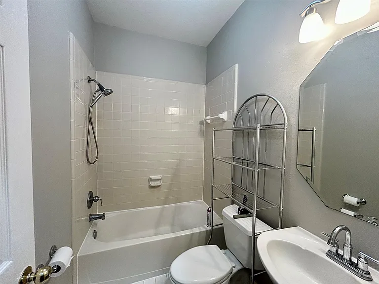 16807 Laguna Springs Dr — Photo 24