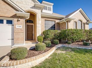 1706 Grey Willow Ln, Arlington, TX 76002