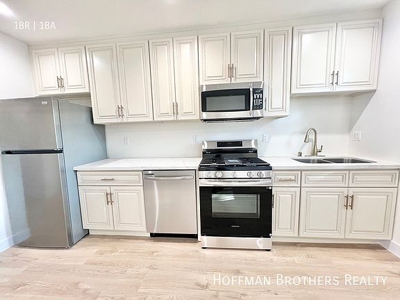 4th image of 302 N Mansfield Ave #1A