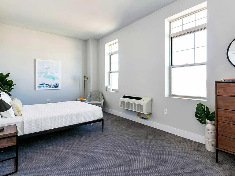 Hudson Blue — Photo 12
