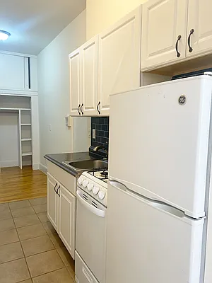 Rented by Waverly Realty Associates | media 15