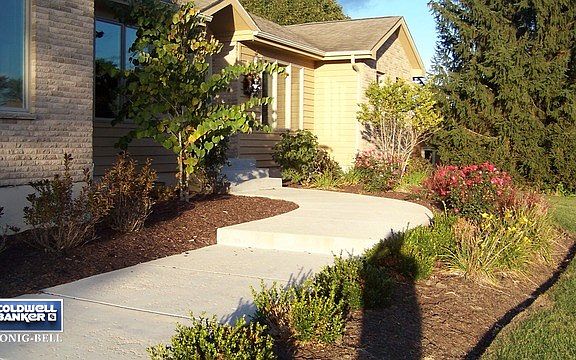 2nd image of 3065 Boerderij Way