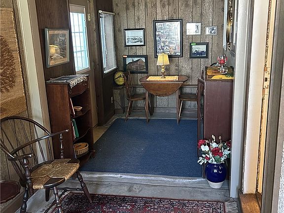 4th image of 3621 Lake Ave