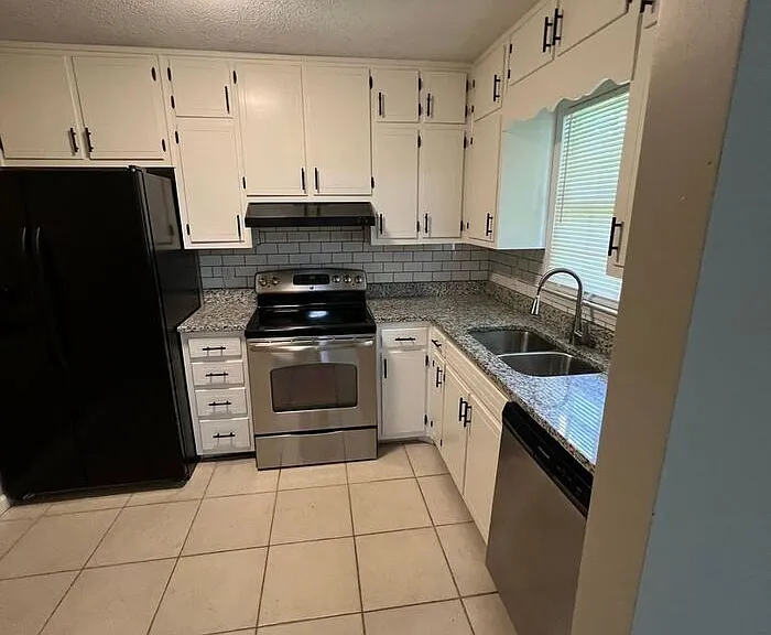 5333 Bishops Cir — Photo 4
