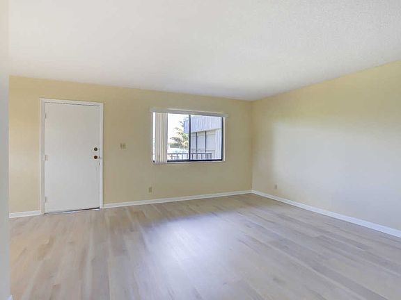 5th image of 15036 Ashland Ln APT 57