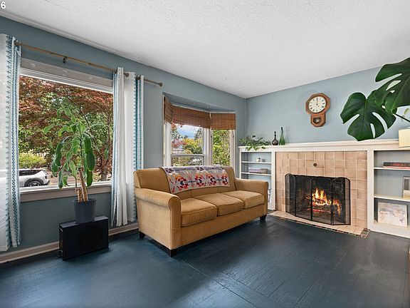 4th image of 3525 NE 76th Ave