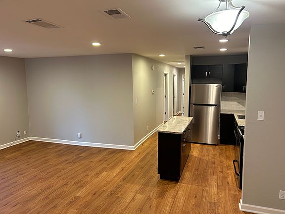 5th image of 2504 Audubon Pl #B